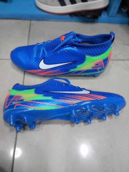 Chaussures de football Nike ultra-légères