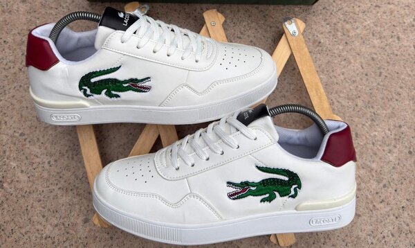 Baskets blanches en cuir homme