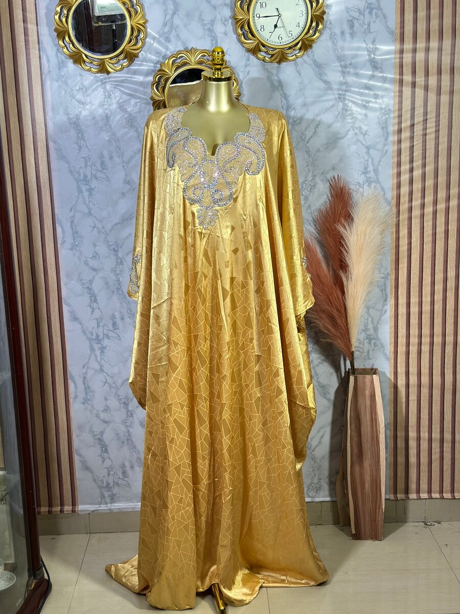 Robe Caftan Dorée Élégante