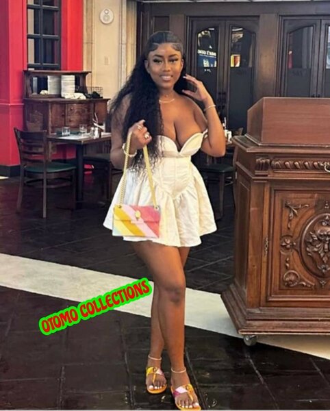 Robe courte élégante femme