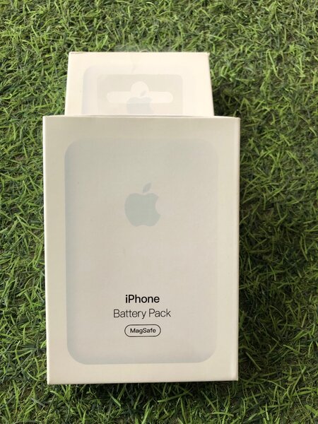 iPhone MagSafe battery packs