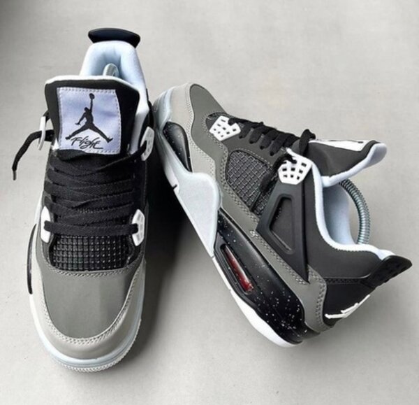 Air Jordan Retro 4