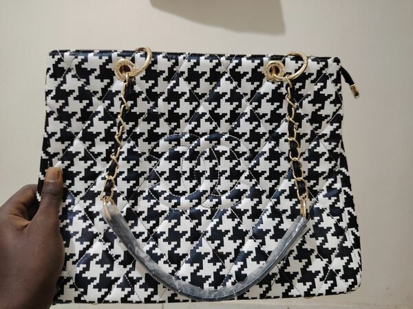 Sac à main motif pied-de-poule