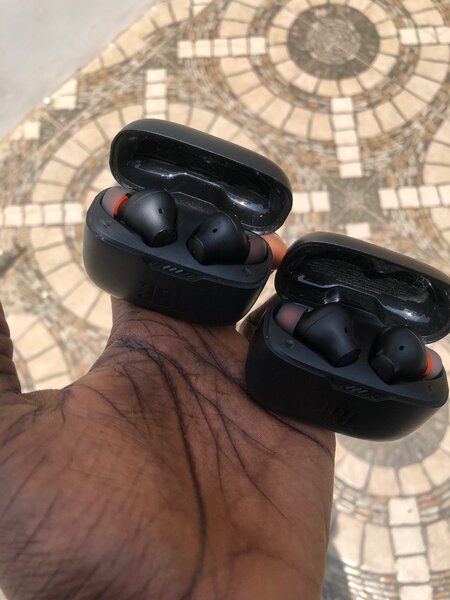 Preowned original JBL tune 230nc earbuds in stock