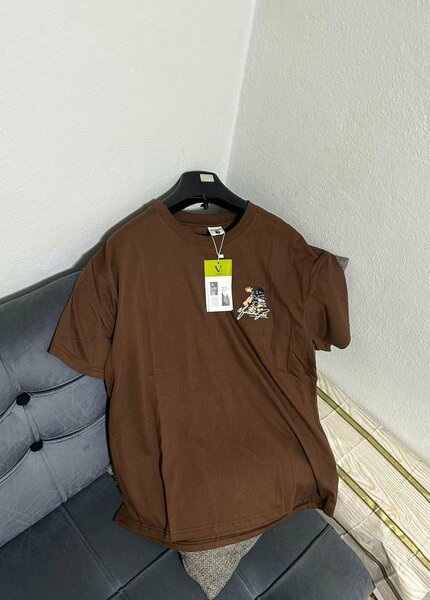 T-shirt marron motif tendance