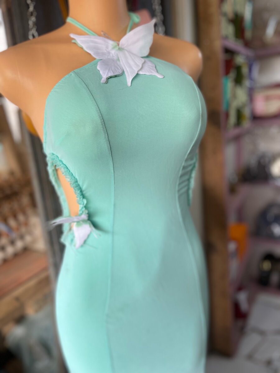 Robe longue élégante papillon