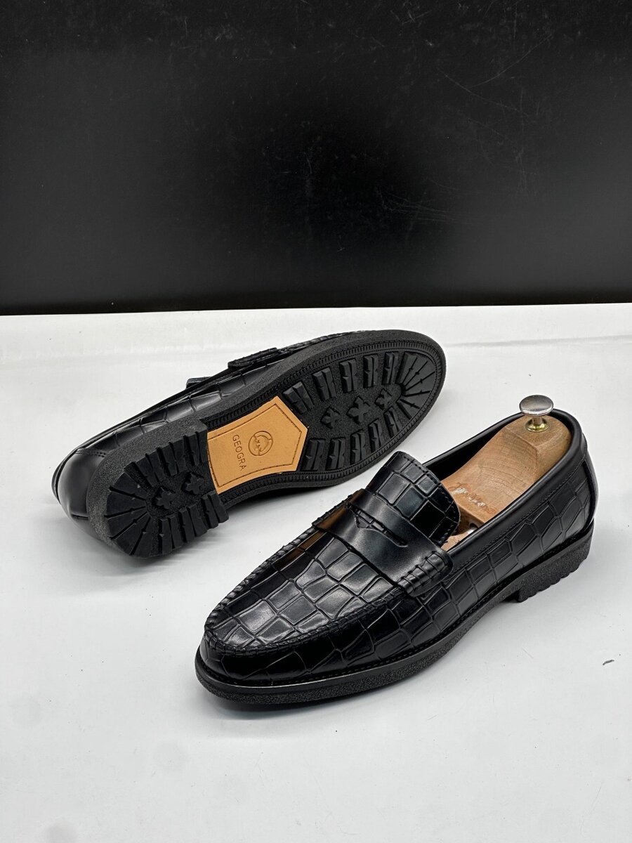 Mocassins en cuir disponible