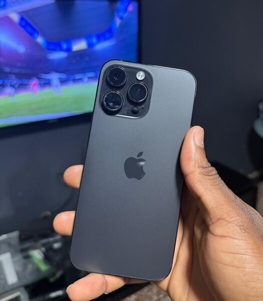 14 pro max 128gb sim unlocked 88%bh ¢8,500 available