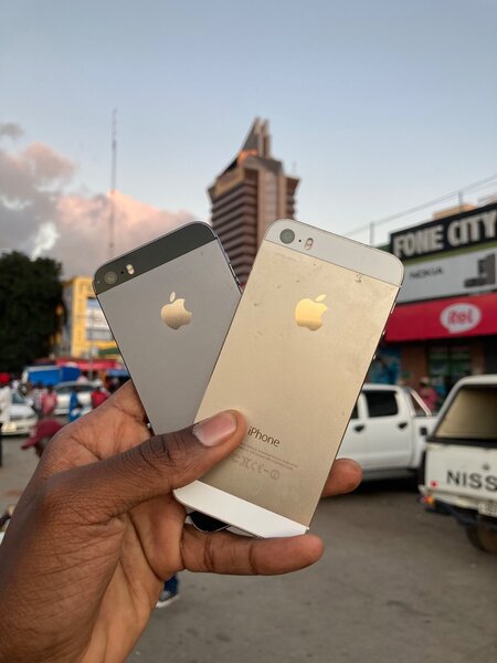 Newly Preowneds iPhone 5s Uk products fully.  16gb k700