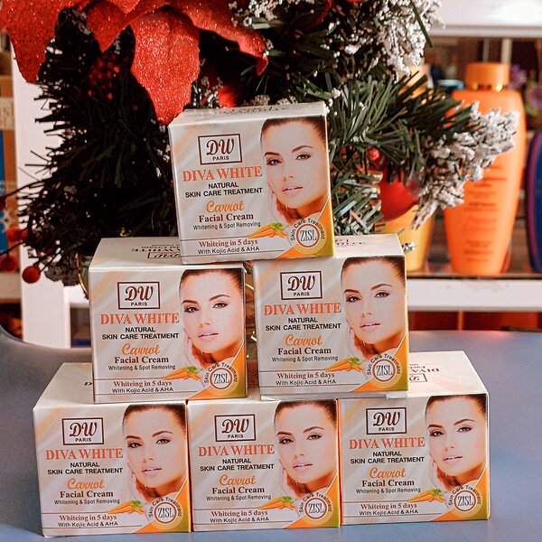 Diva White Facial Cream ( Carrot)