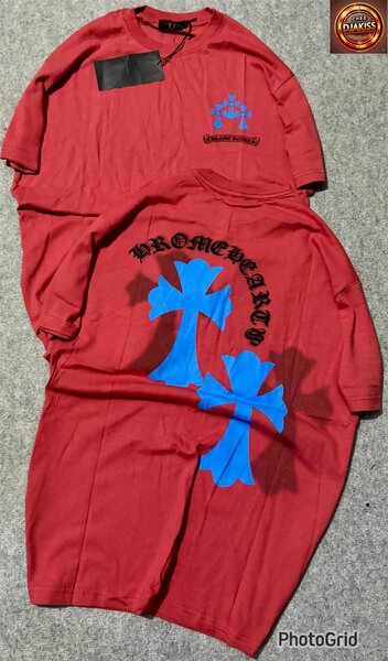 T-shirt rouge avec croix