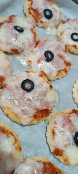 10 Mini pizzas