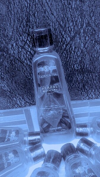 Hebal glowing bath gel