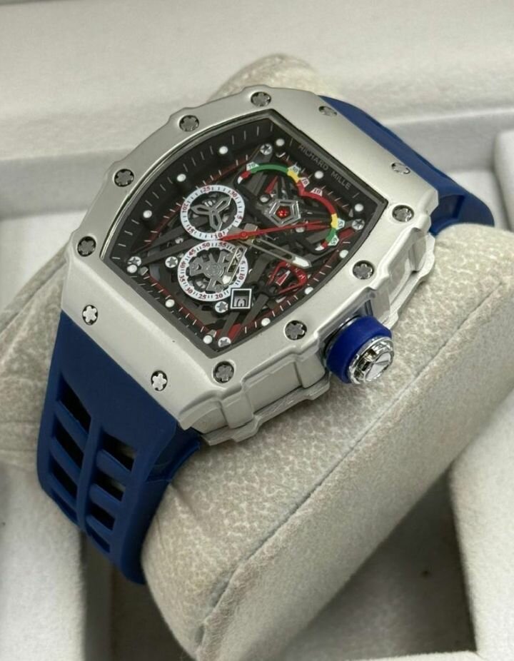 Montre sport luxe moderne