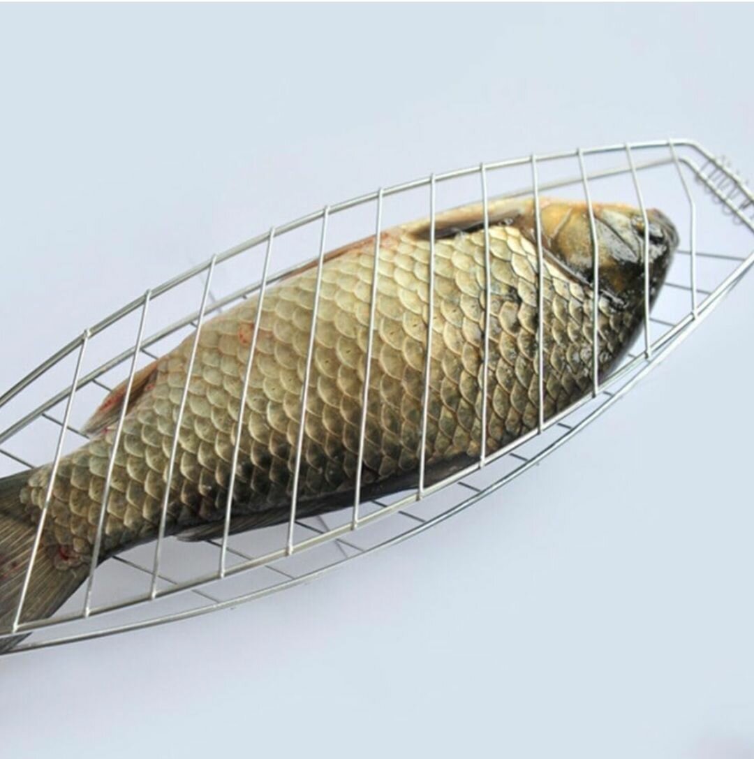 Grille a barbecue en forme de poisson.