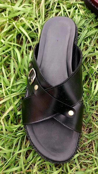 Sandales en cuir style croisé