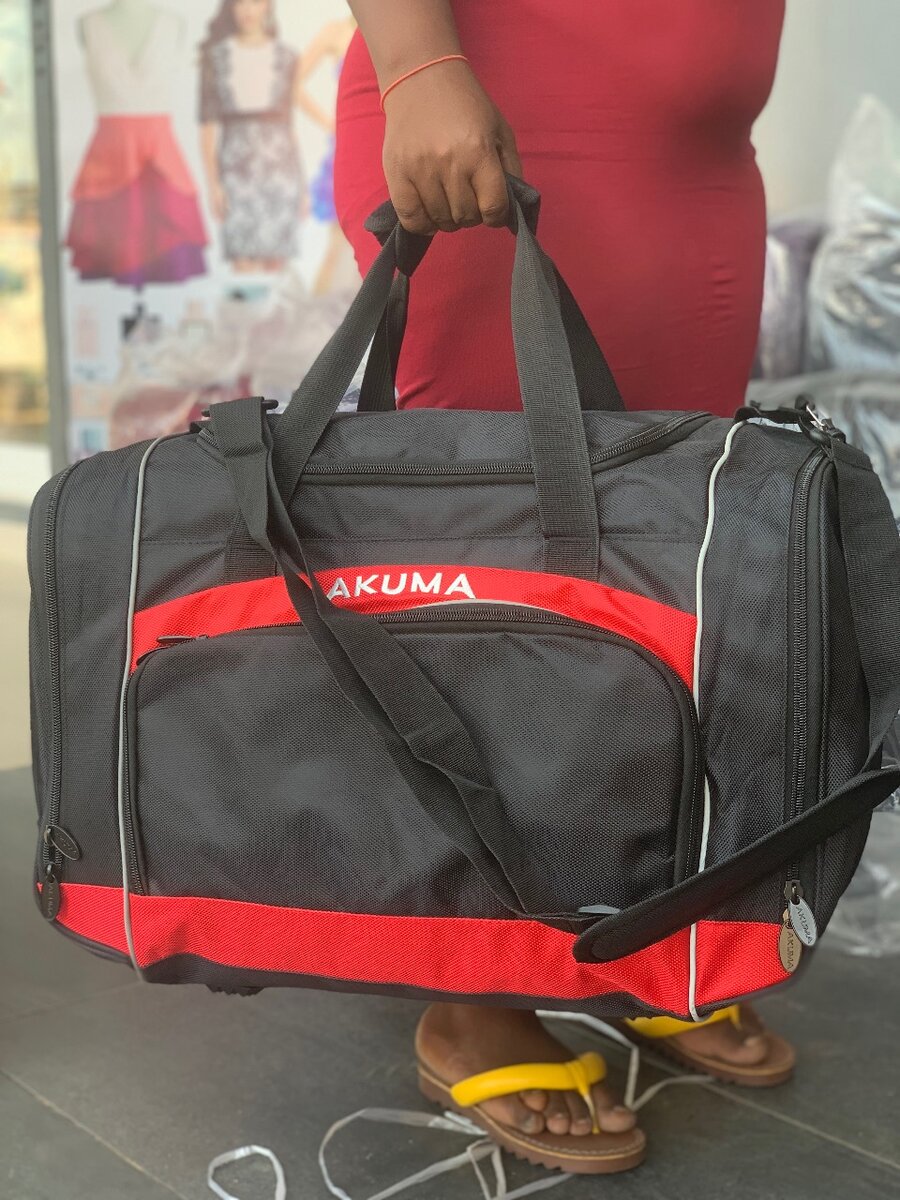 Akuma hand luggage