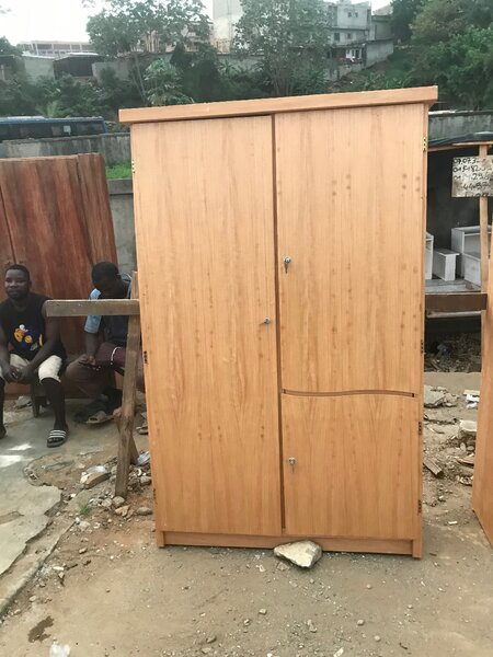 Durable et bien traité   Placard : (2 porte)::90000f  Placar