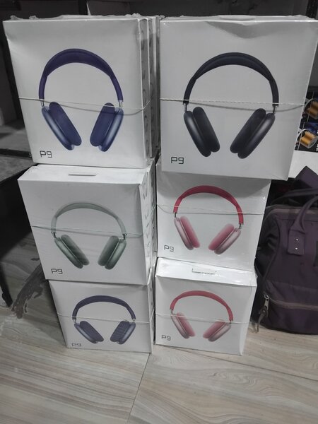 P9 headset music box