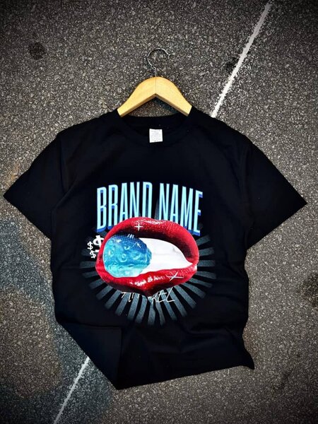 T-shirt graphique tendance