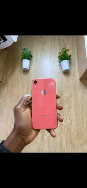 iPhone XR Rouge sans id