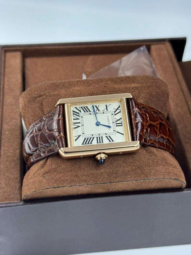 Montre en cuir élégante