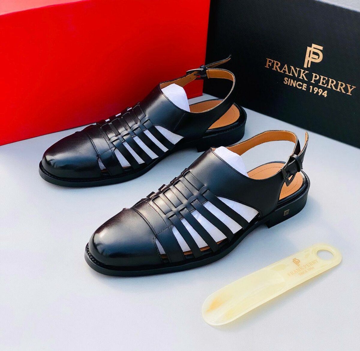 Purely leather shoes