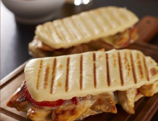 Panini grillé au poulet