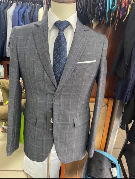 Costume élégant pour hommes