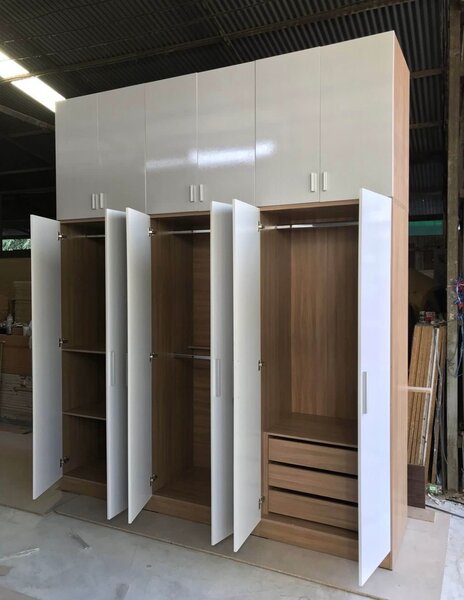 Armoire de Rangement Moderne en Bois