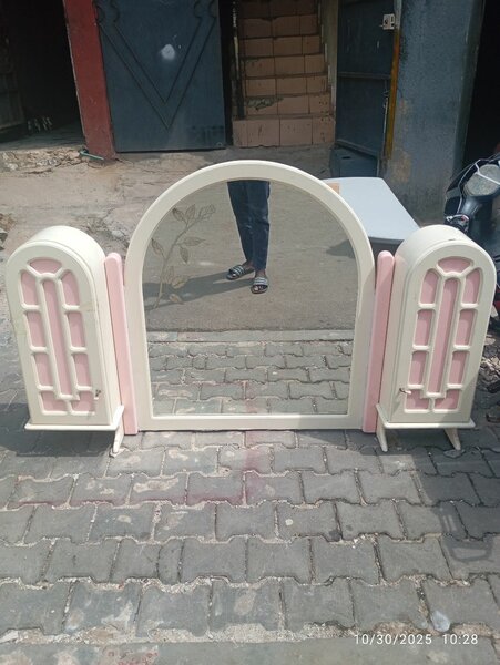 Elegant Vanity Set with Drawers