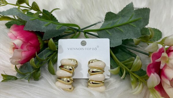 Boucles d'oreilles élégantes dorées