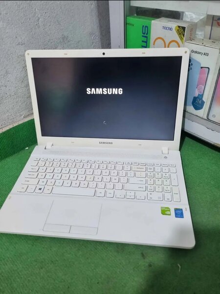 Ordinateur portable Samsung blanc
