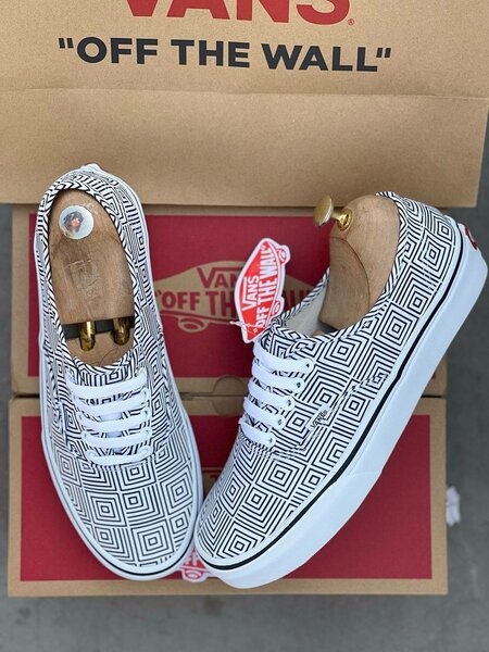 Van's authentic velours