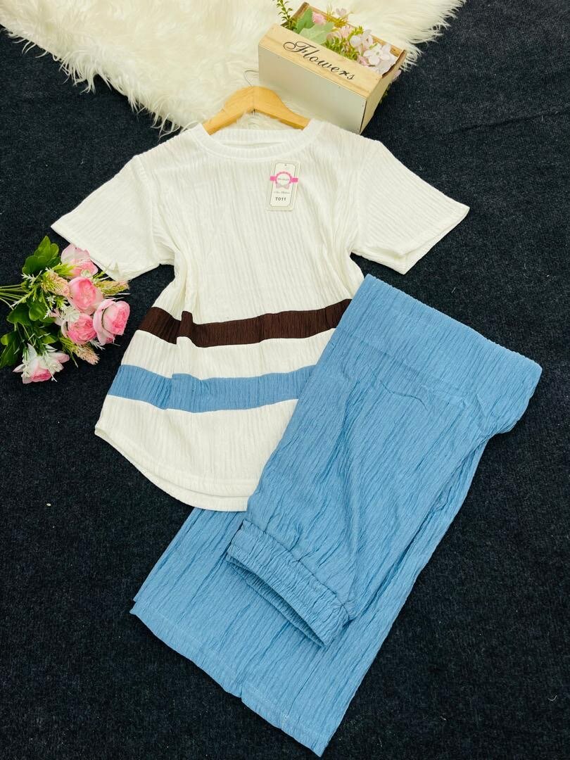 Two pieces (trouser and top)