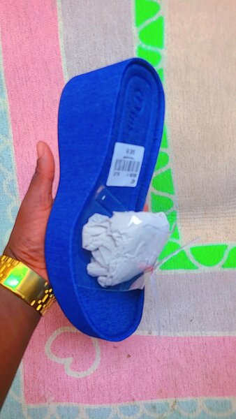 Sandales compensées colorées