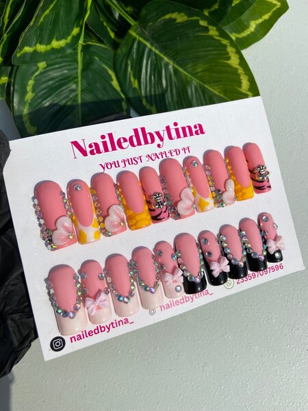 Handmade gel press on nails