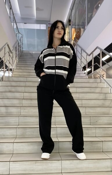 Стильный спортивный костюм! 