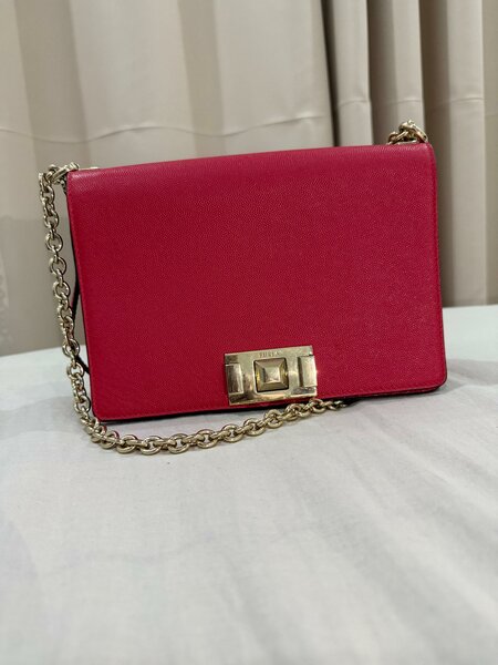 Sac à main rouge chic