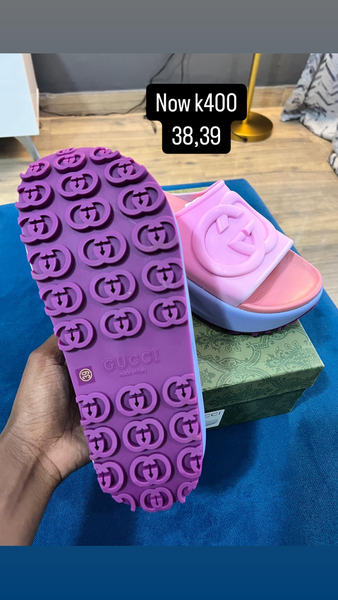 pink gucci flip-flops