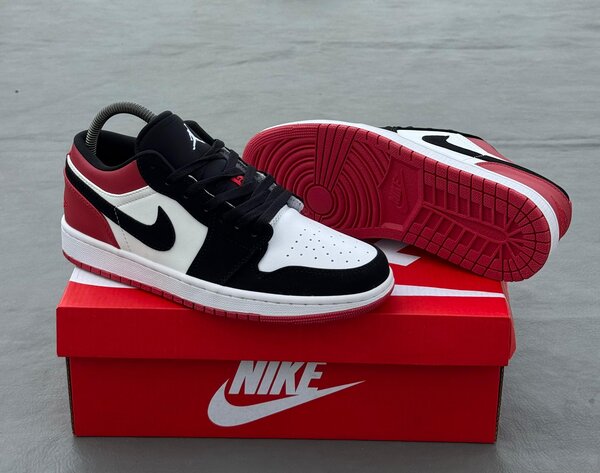 Nike Air Jordan Low Noir Blanc