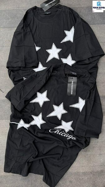 T-shirt étoilée noire