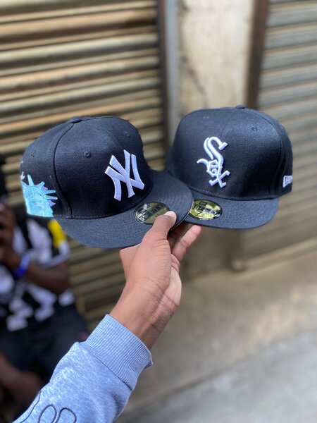 Caps snap backs