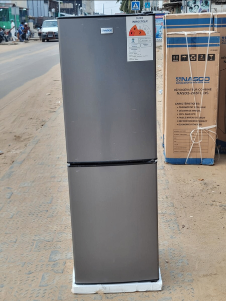 Réfrigérateur combiné moderne