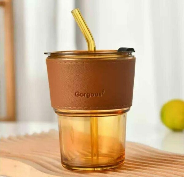 Tasse à café en verre avec couvercle