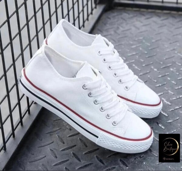 Converse All star avec carton