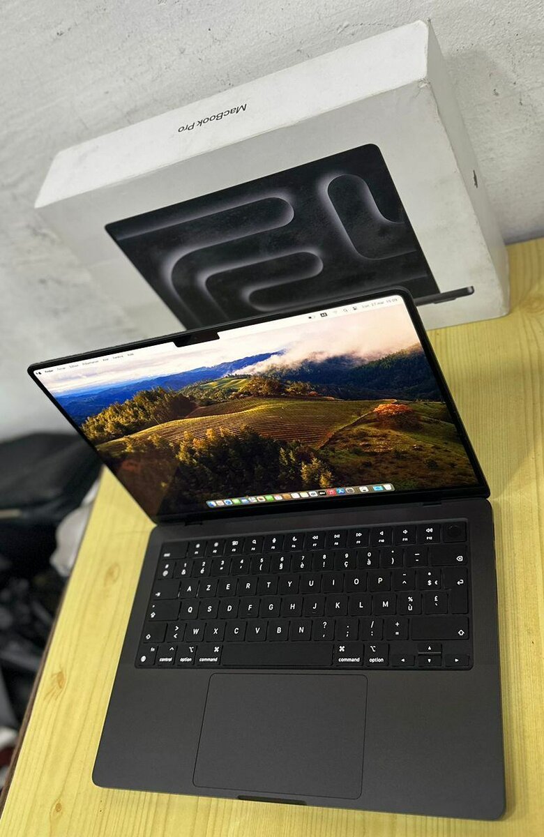 TRÈS BON PC MacBook Pro M3 (Retina 14.5 pouce 2023)