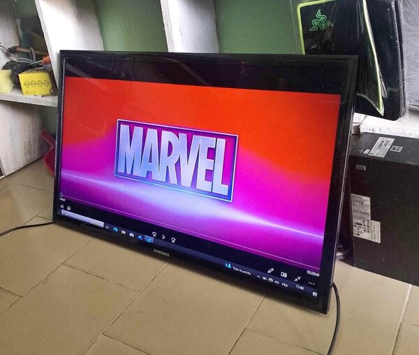 Téléviseur écran plat - Idéal pour les fans Marvel