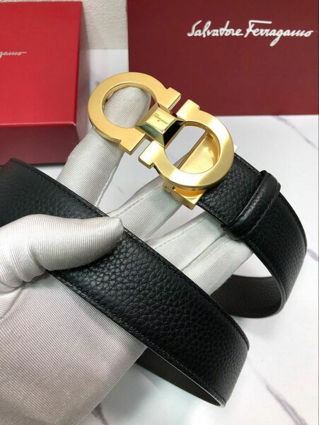 Ceintures en cuir ,tout sorte de marque (Baby Simone etc..)