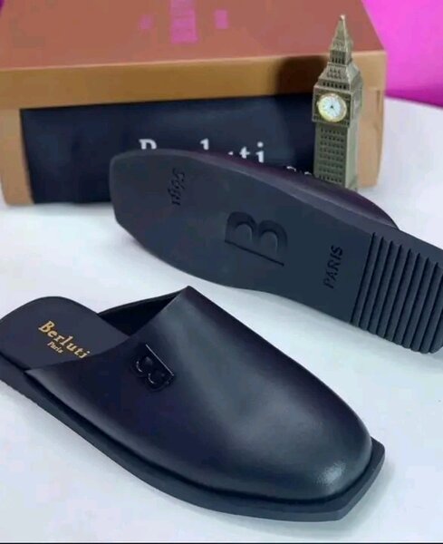 Mules en cuir noir pour homme